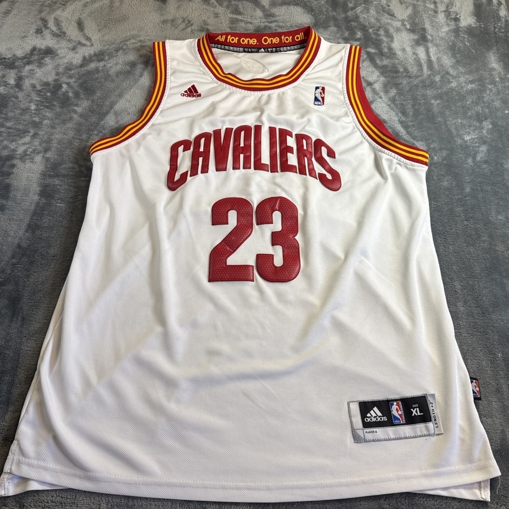 Cleveland Cavaliers Jersey Mens XL White NBA Basketball LeBron James Adidas 23